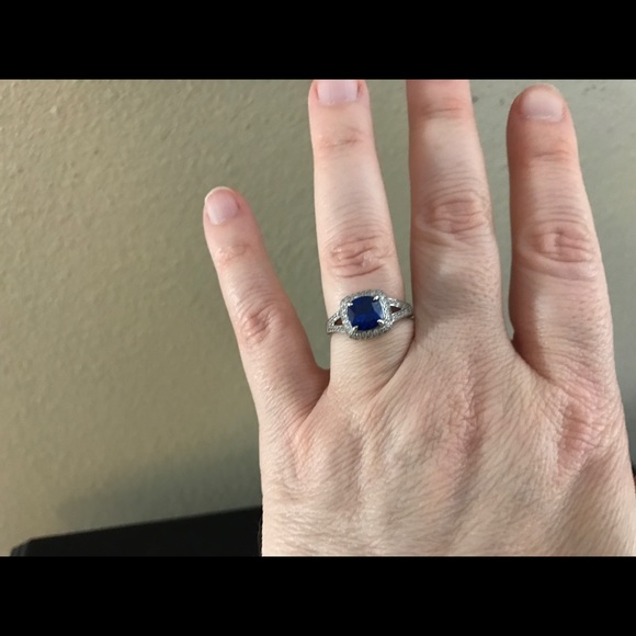 Synthetic sapphire and sterling vintage style ring - Picture 6 of 6